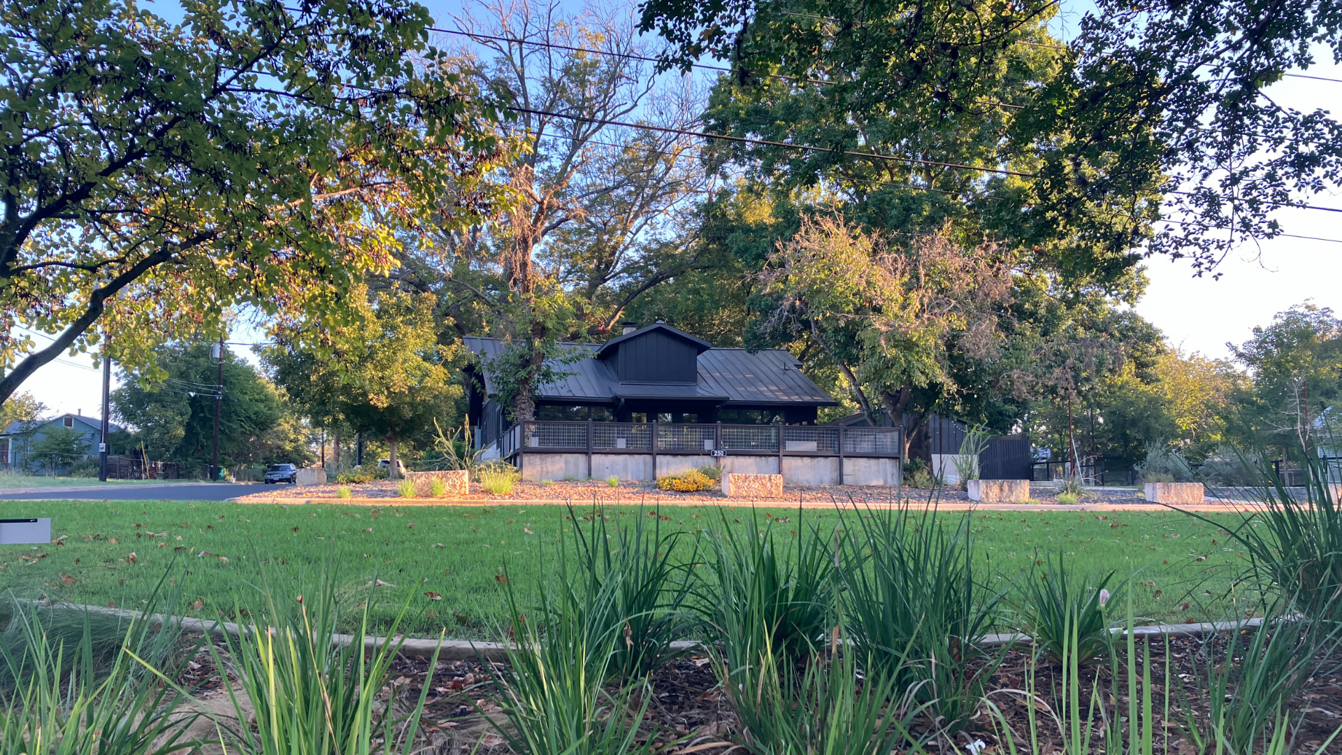 Pinchy's Lobster & Raw Bar