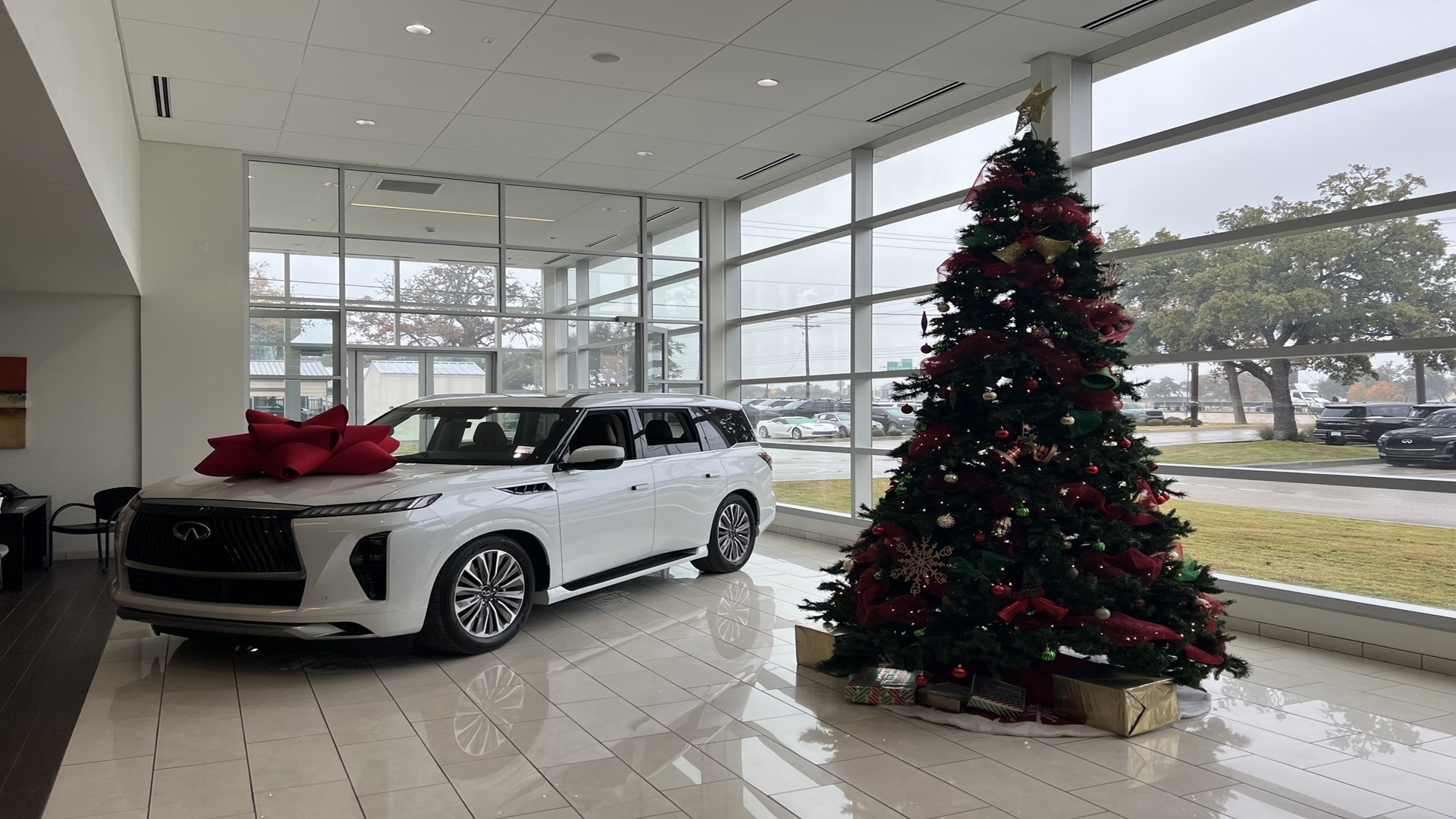 Santa Visits Principle at INFINITI of Boerne