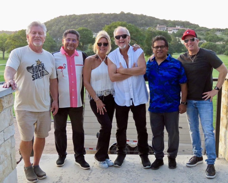 Bobby Joe and Rock Solid Live at Salvador DOBBS