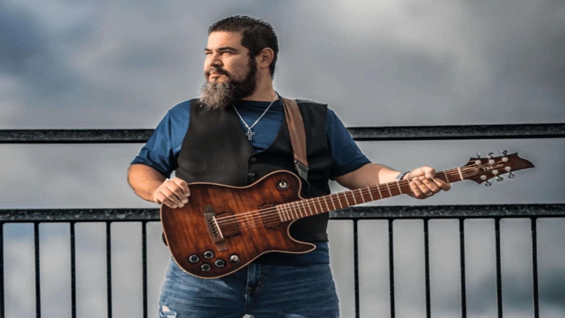 Singer/Songwriter Series – Jaime Varela at La Cascada Table & Bar