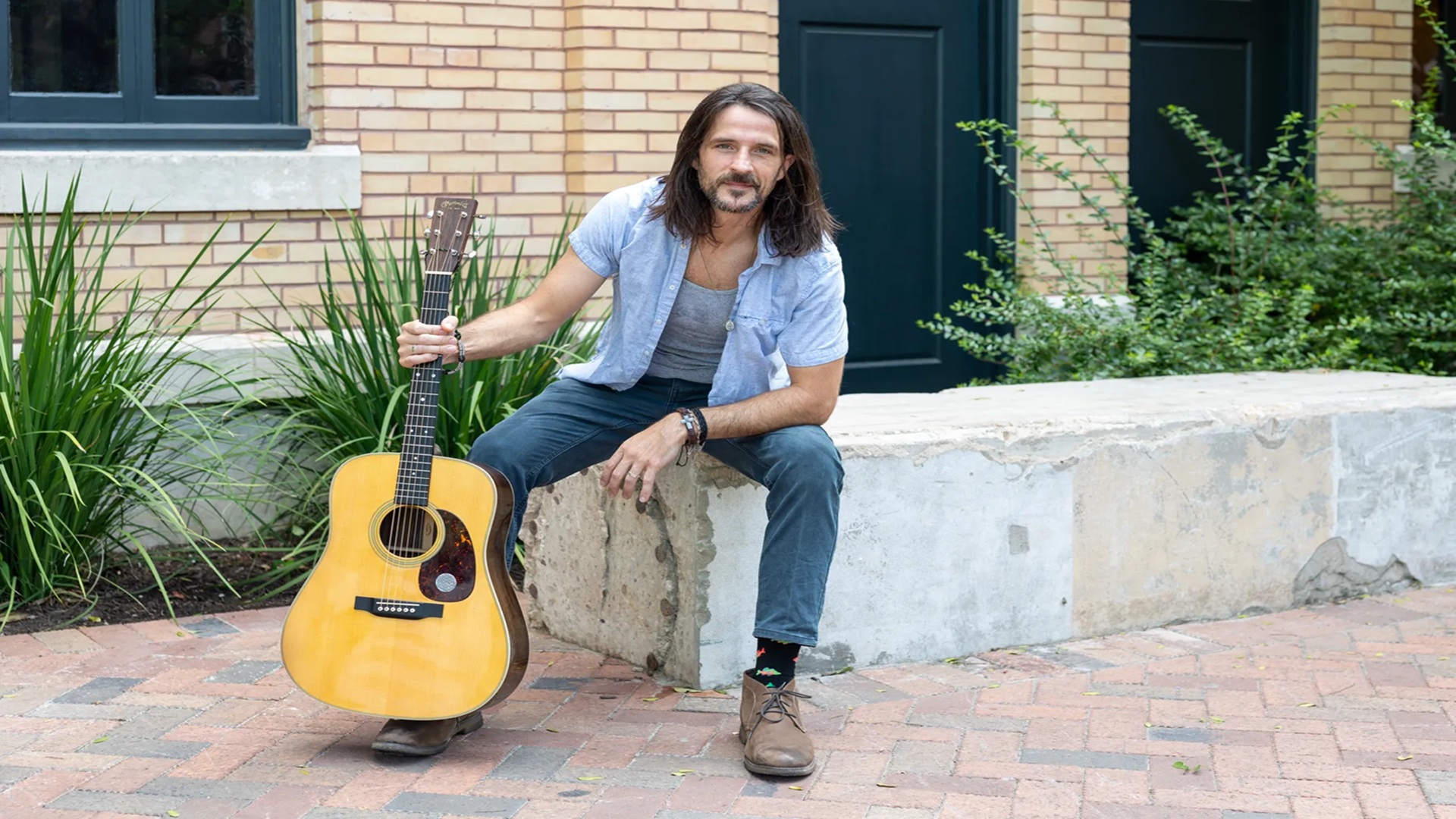 Singer/Songwriter Series – Johnny Murphy at La Cascada Table & Bar