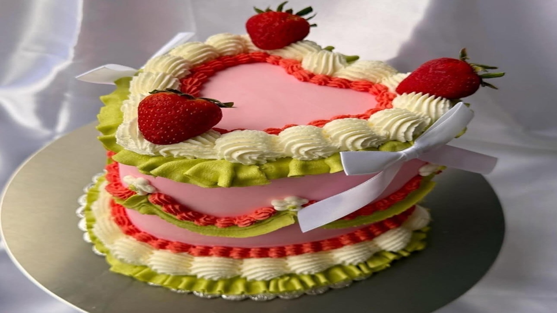 Galentine’s Cake Class at Girls Night In