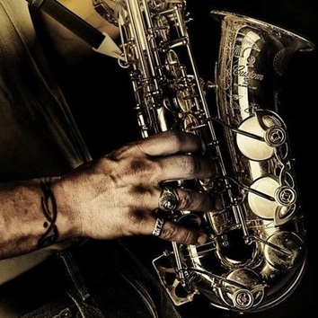 Weekend Lunch Tunes at The Dodging Duck Brewhaus