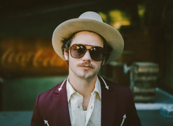 Friday Live Music with Pug Johnson at Free Roam Brewing Company