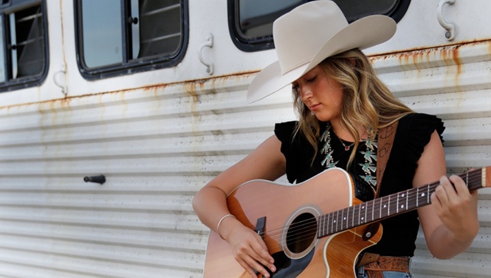 Sunday Live Music with Brynnan Bex at Free Roam Brewing Company