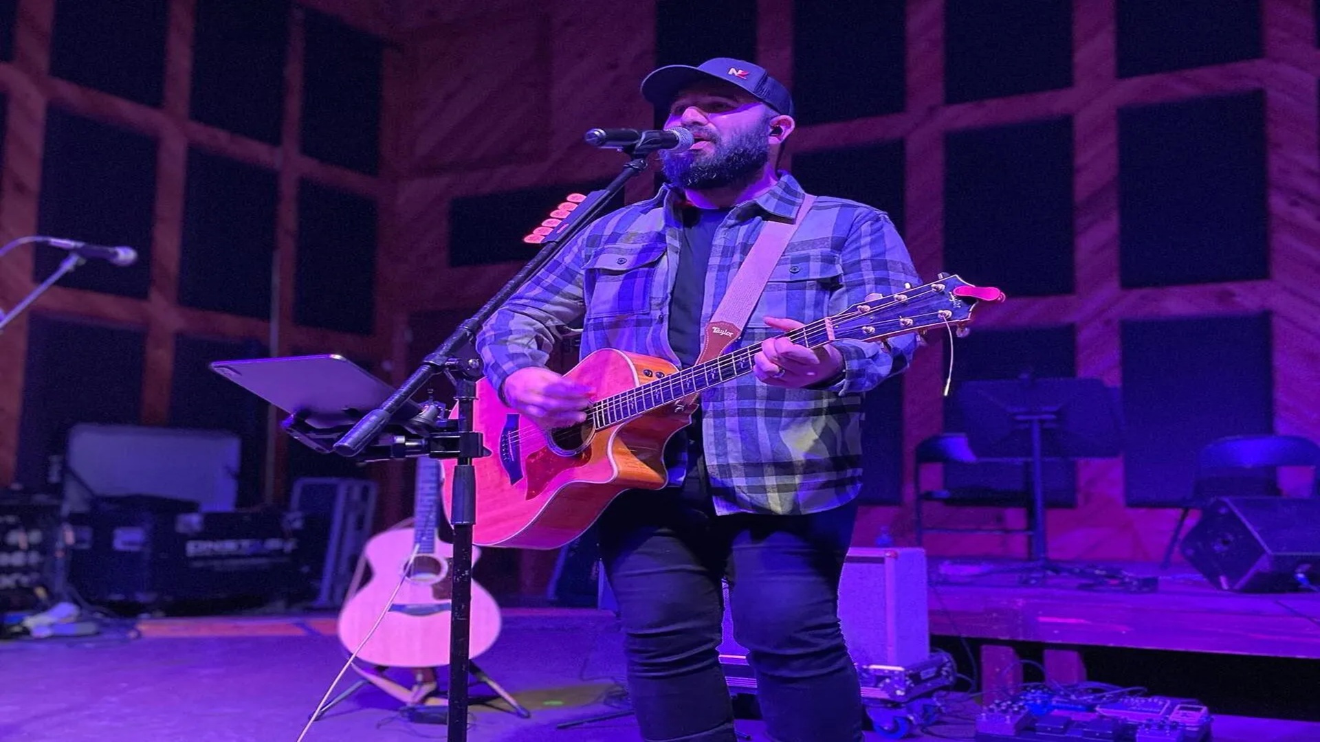 Singer/Songwriter – Nick Zamora at La Cascada Table & Bar
